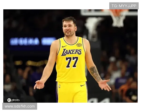 原创东契奇飞抵费城加入湖人！周一复出战76人 詹姆斯状态升级也有望回归